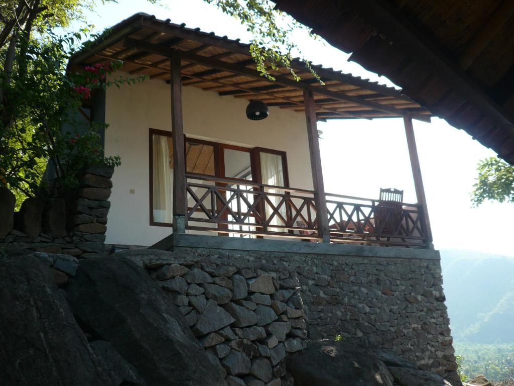 Wawa Wewe Rock photo 1