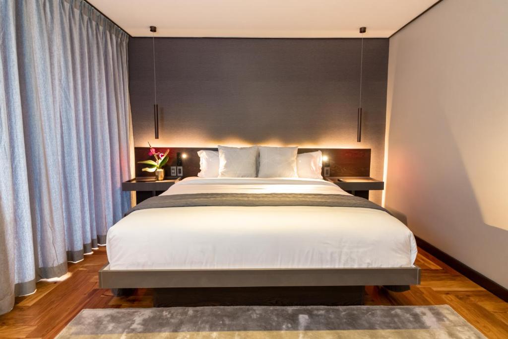 Двухместный (Номер с кроватью размера «king-size»), Ramada Encore by Wyndham Makati