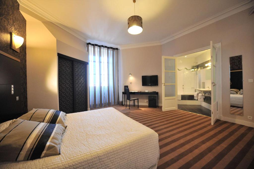 Hôtel Continental Pau Centre photo 4