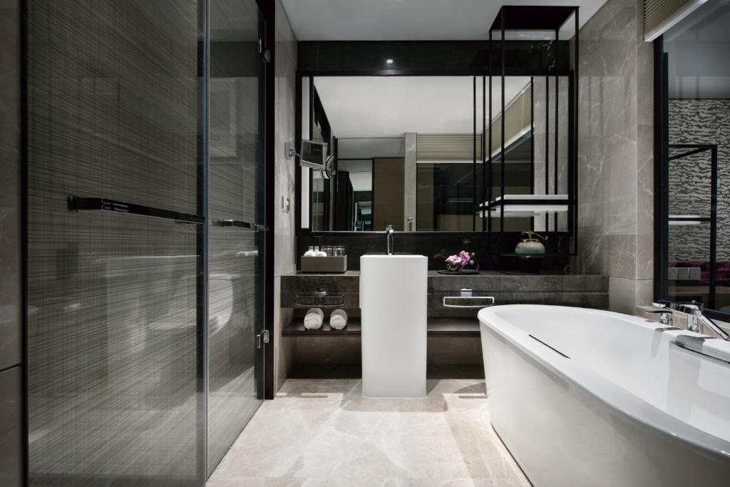 Crowne Plaza Baoji City Center, an IHG Hotel photo 1