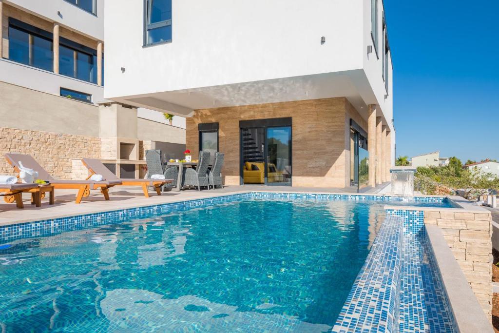 Luxury Villa White Pearl with Pool photo 2