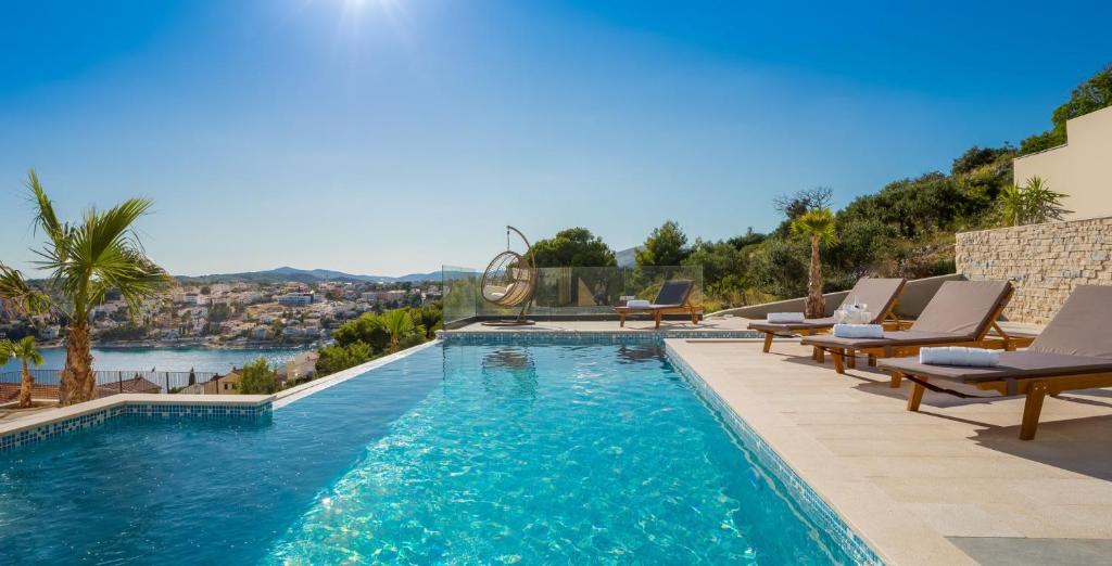 Luxury Villa White Pearl with Pool photo 3