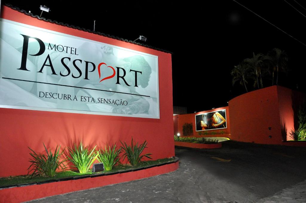 Motel Passport photo 2