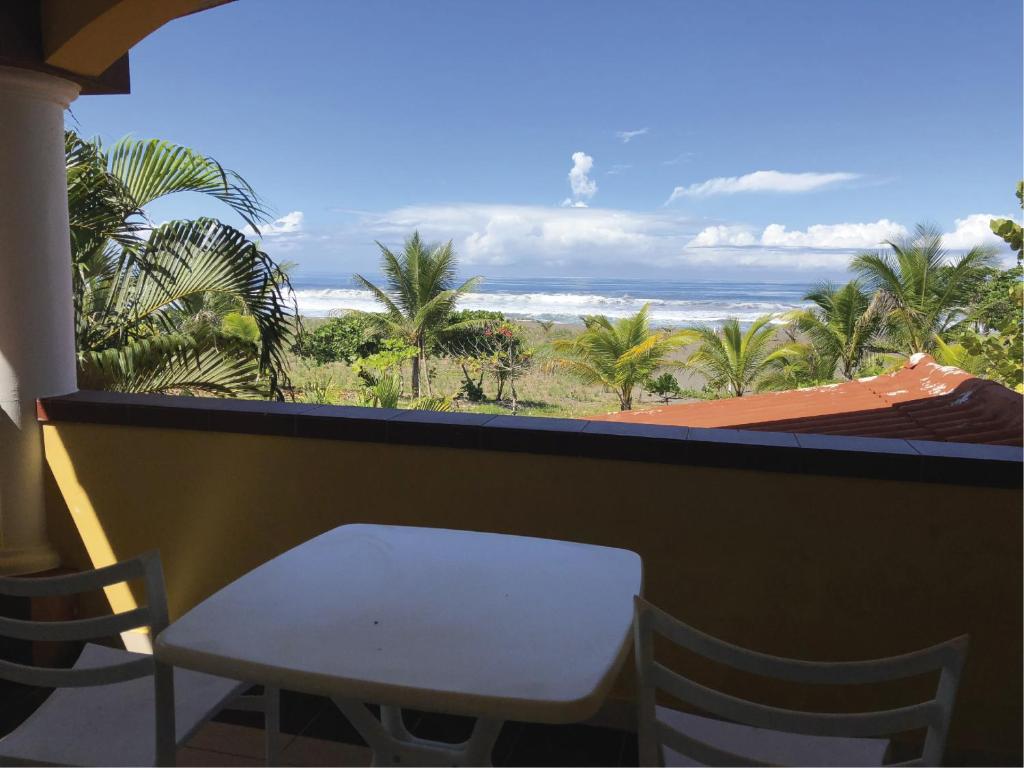 Las Olas Beach Resort photo 1