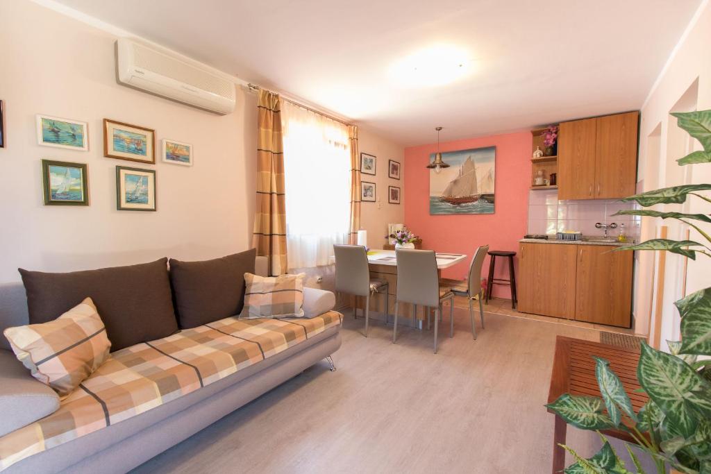 Apartment Paulina photo 2