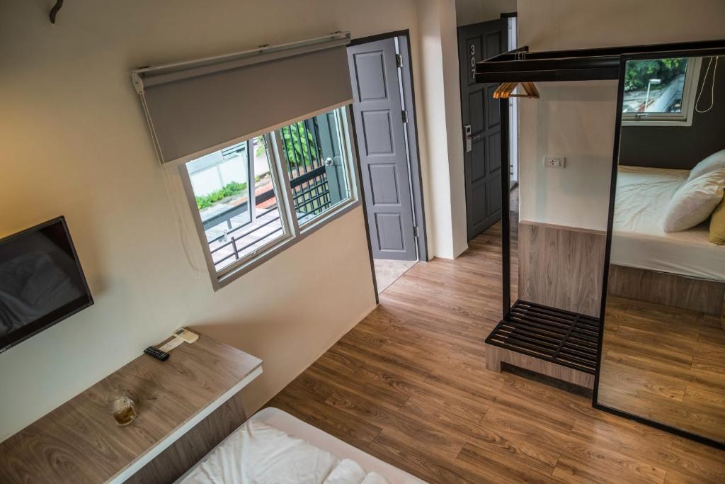 Двухместный (Двухместный номер с 1 кроватью и балконом), Jam Hostel Bangkok