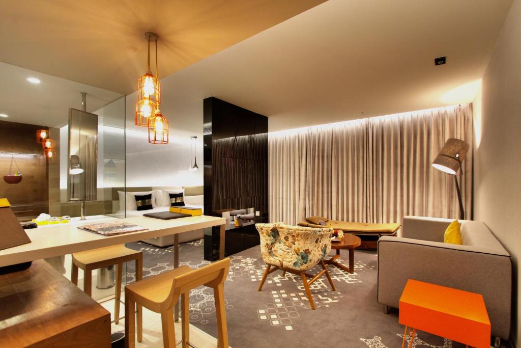 Сьюит (Люкс), Radisson Bengaluru City Center