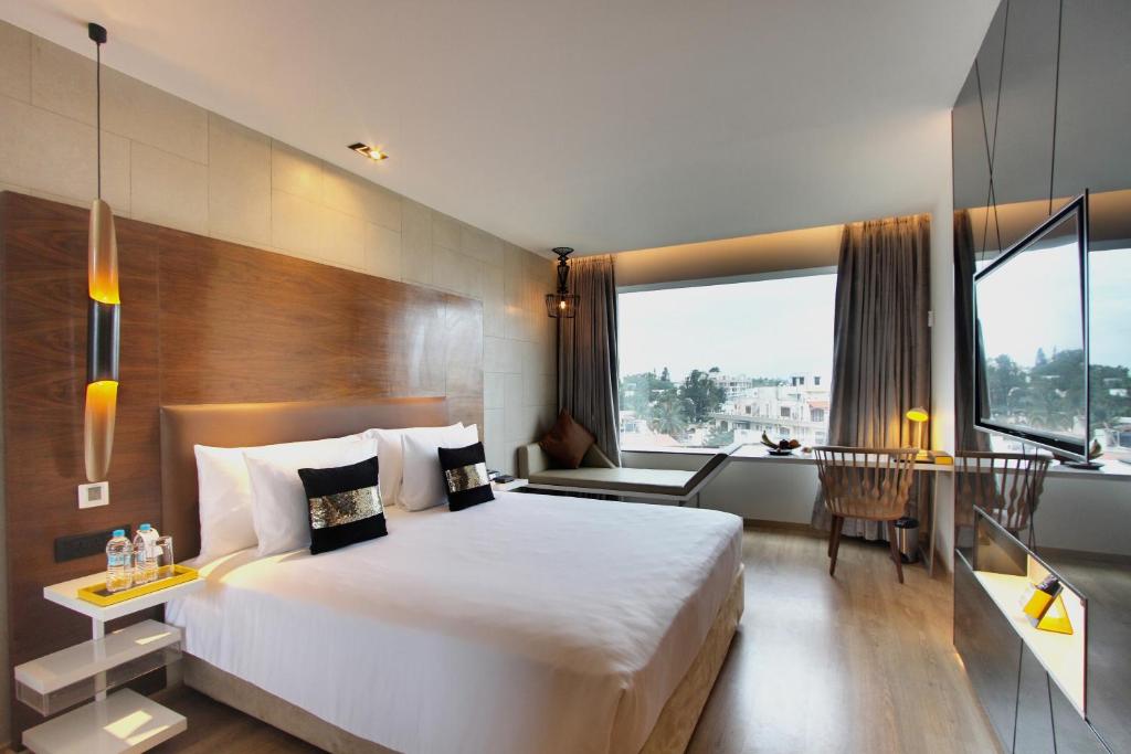 Двухместный (Улучшенный номер с видом на город), Radisson Bengaluru City Center