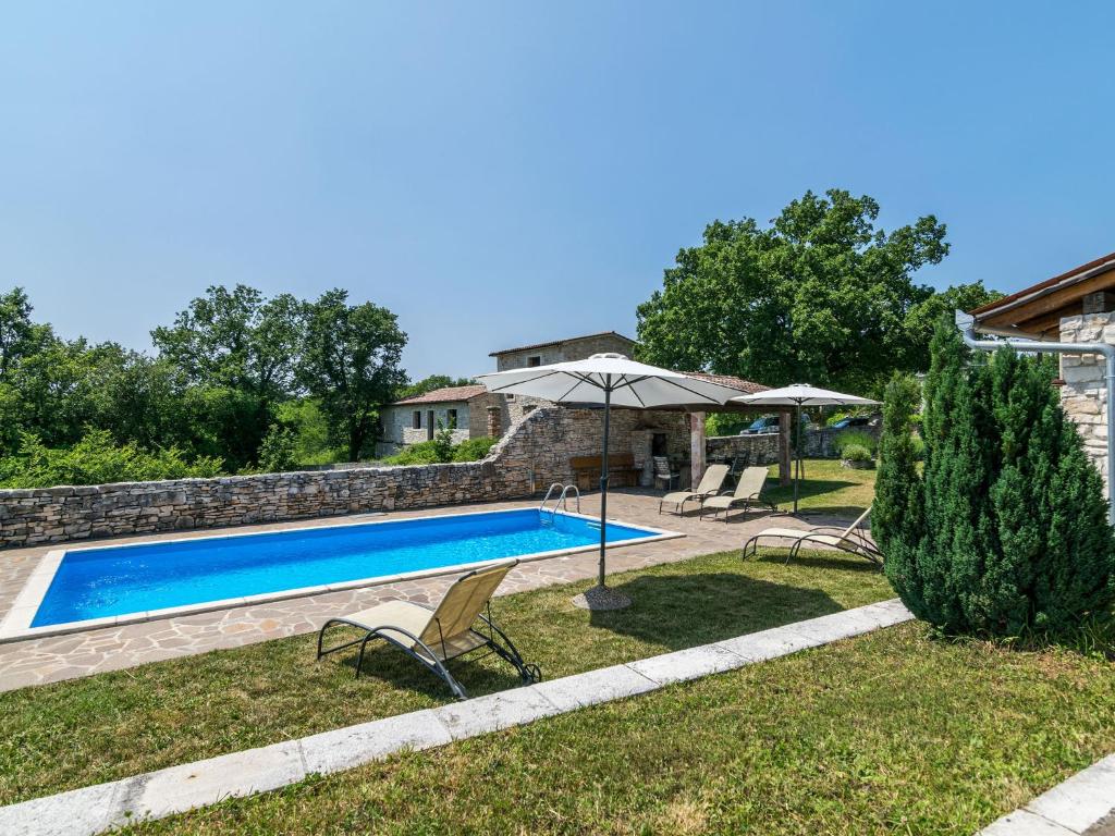 Elegant Villa in Istria with Outdoor Pool photo 1
