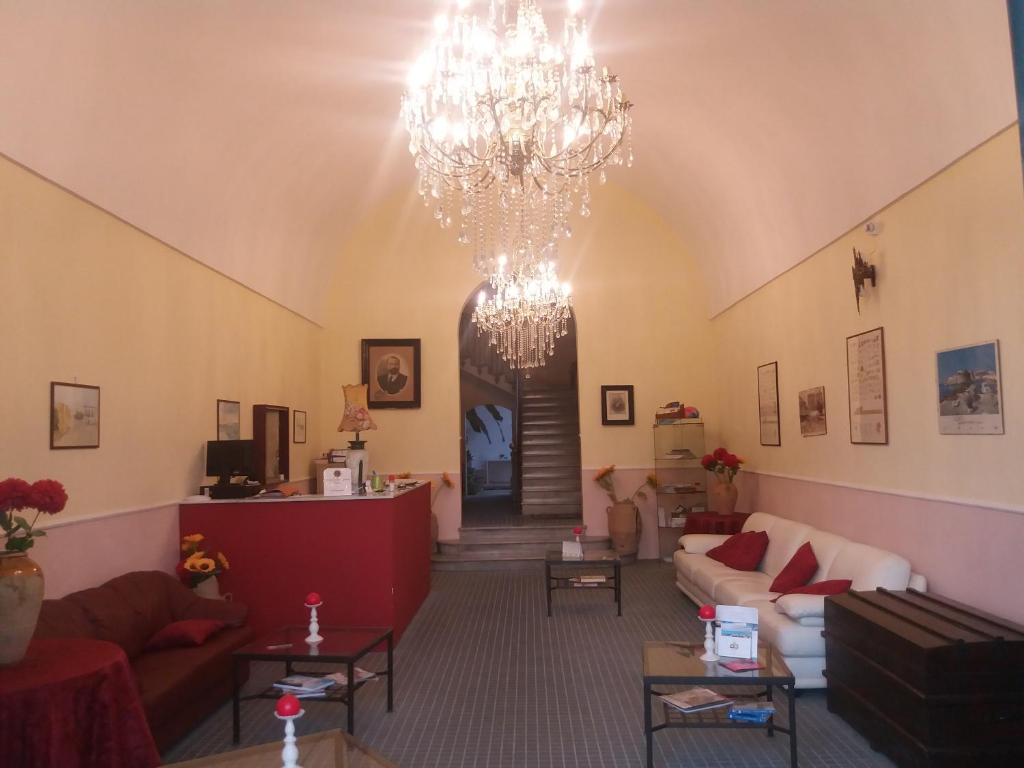 Antico Palazzo Spinola - Tap to explore photos