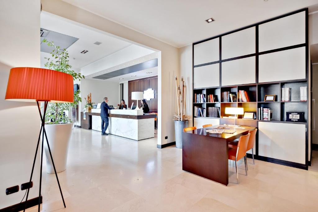 Italiana Hotels Cosenza photo 4