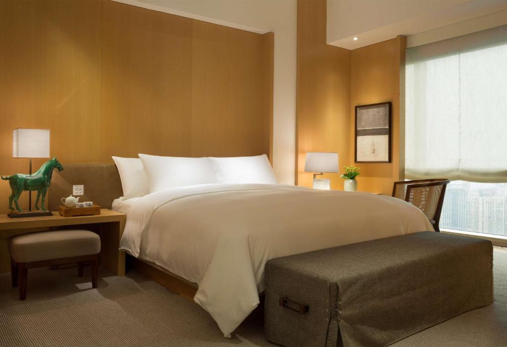 Двухместный (Клубный номер с кроватью размера «king-size»), Grand Hyatt Chengdu