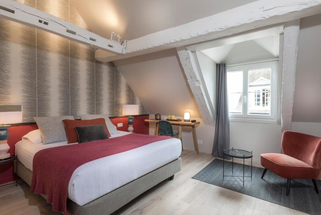 Двухместный (Улучшенный двухместный номер с 1 кроватью), Hôtel Jeanne d'Arc Le Marais