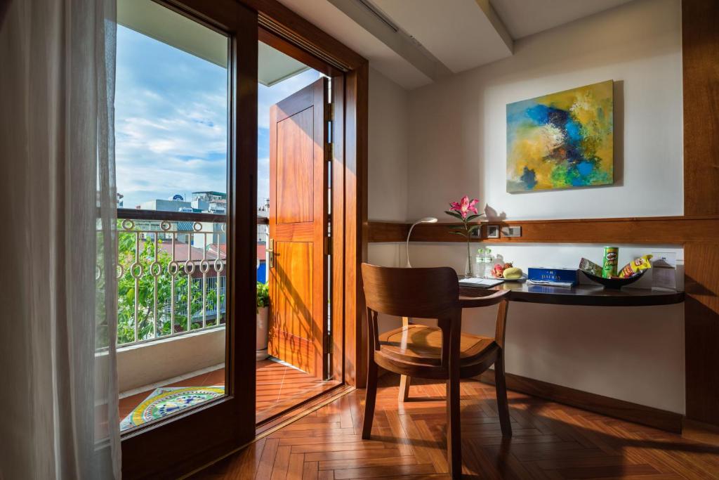 Двухместный (Premier Double Balcony and City View), Hai Bay Hotel & Restaurant