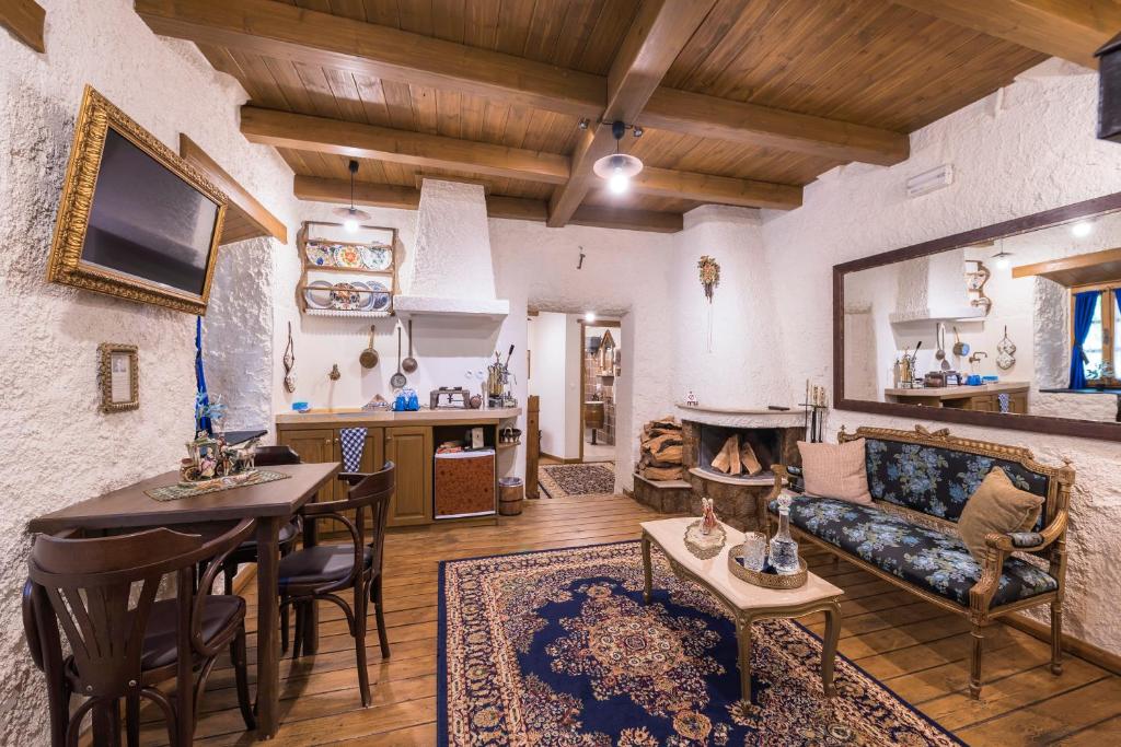 Сьюит (Номер Kavafis), Koukos Traditional Guesthouse