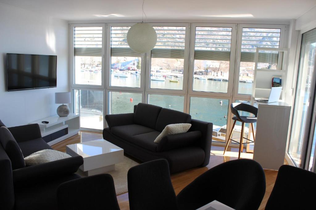 Luxury Omiš Apartment photo 1