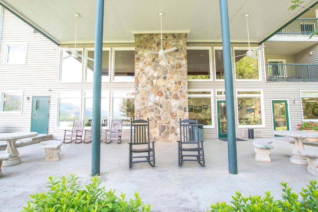 Lake Chatuge Lodge photo 1