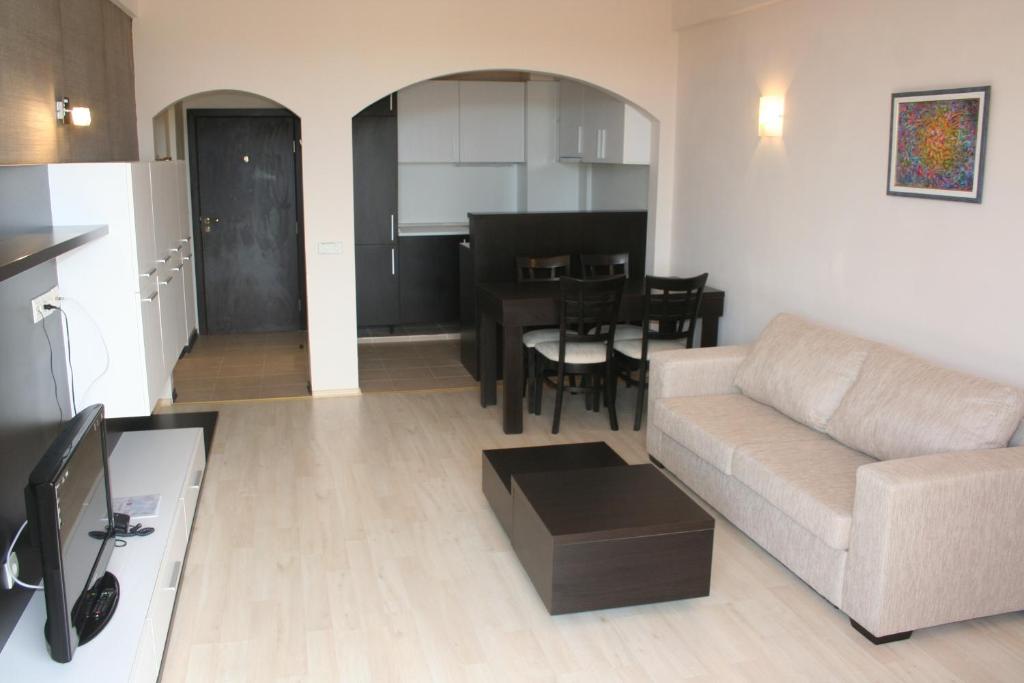 Сьюит (Люкс с 1 спальней и балконом), Aparthotel VRIS