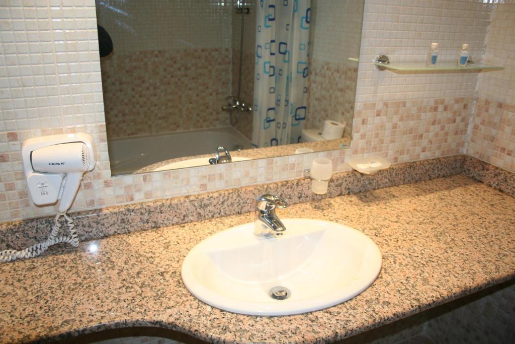 Сьюит (Люкс с 1 спальней и балконом), Aparthotel VRIS