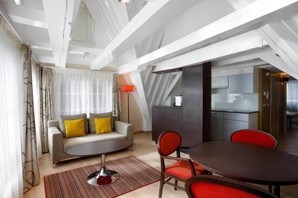 Krasnapolsky Apartments photo 3
