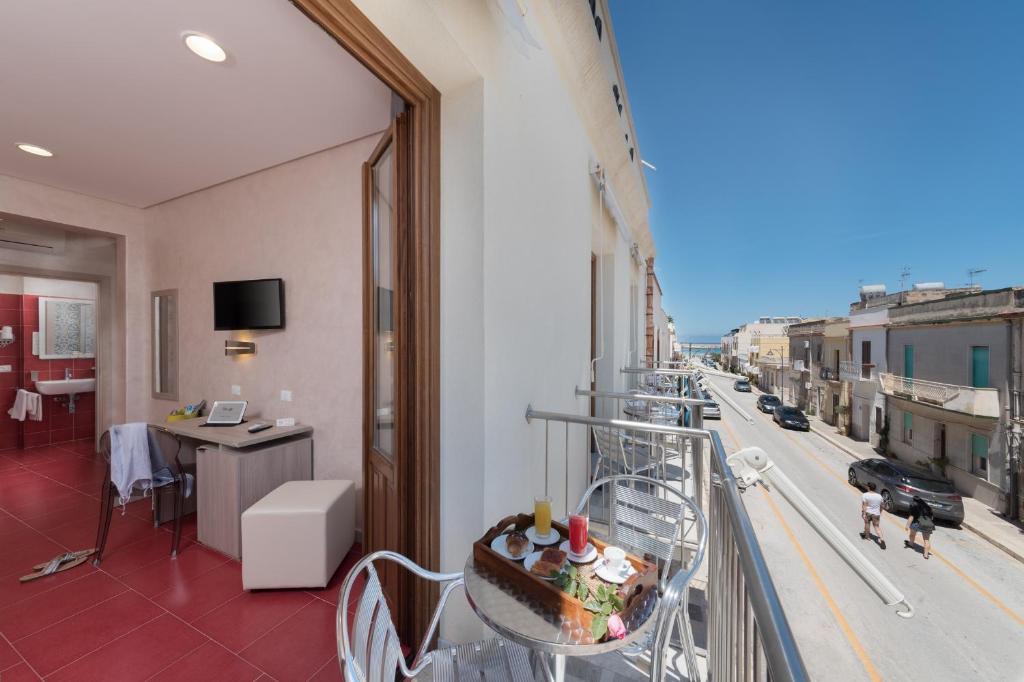Hotel Biancolilla - Tap to explore photos