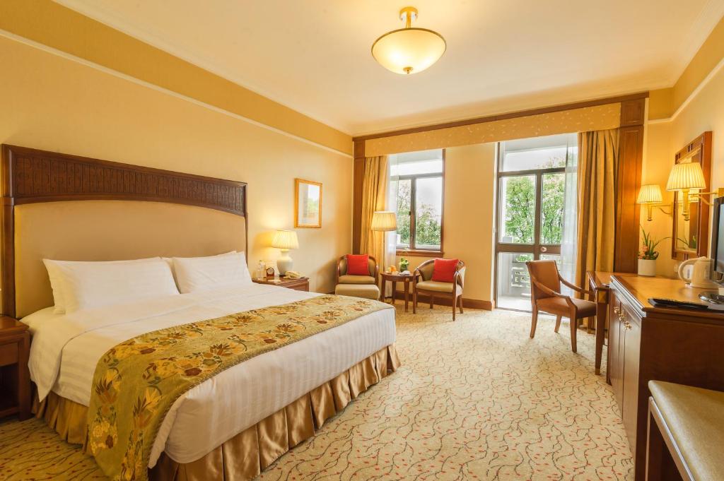 Двухместный (Номер с кроватью размера «king-size» и видом на озеро), Shangri-La Hotel, Hangzhou