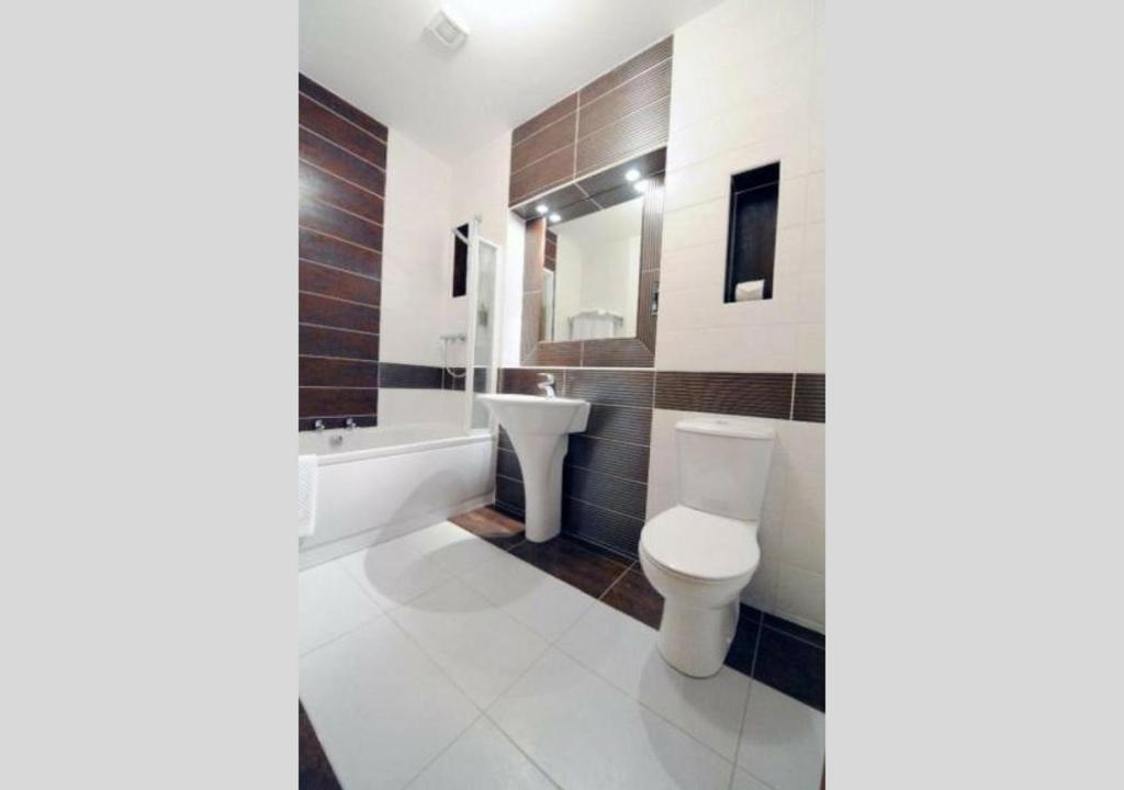 Carrick Plaza Suites and Apartments photo 2