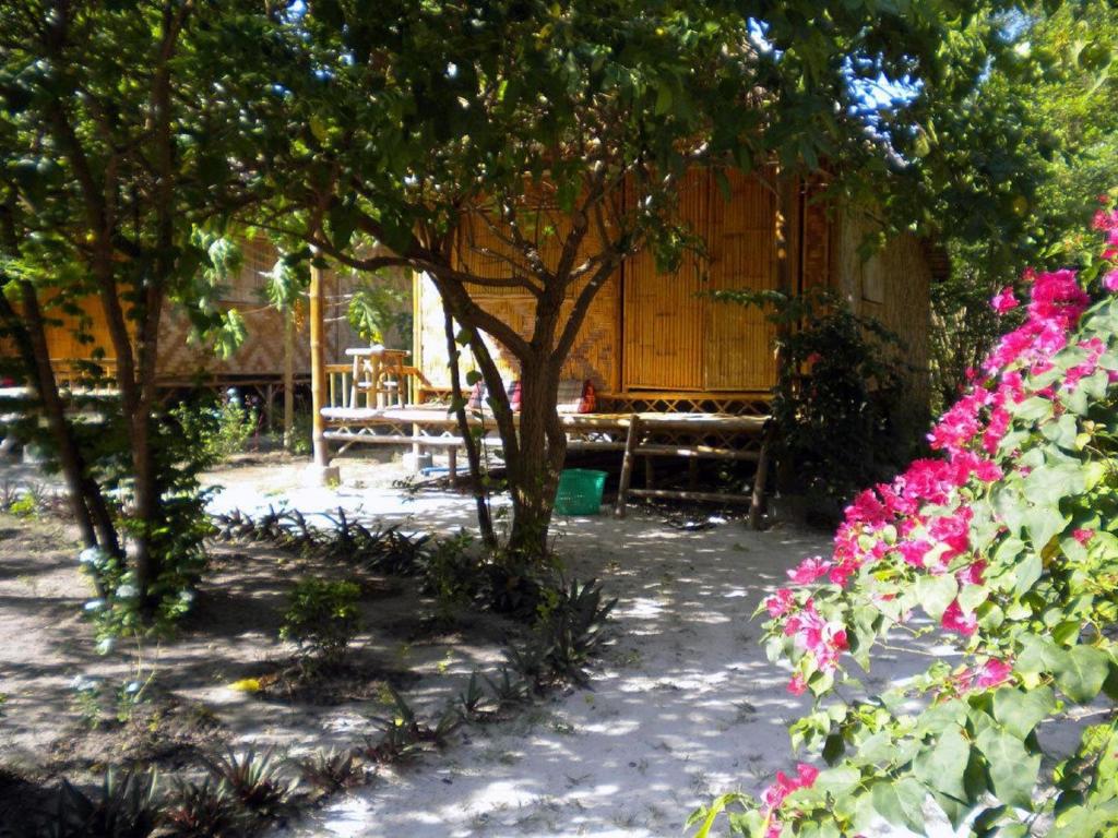 Семейный (Трехместный номер Делюкс с видом на сад), Green View Beach Resort