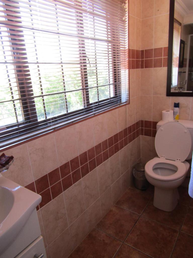 Buckleigh Guesthouse - Tap to explore photos
