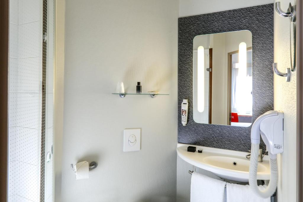 ibis Orange Sud photo 4
