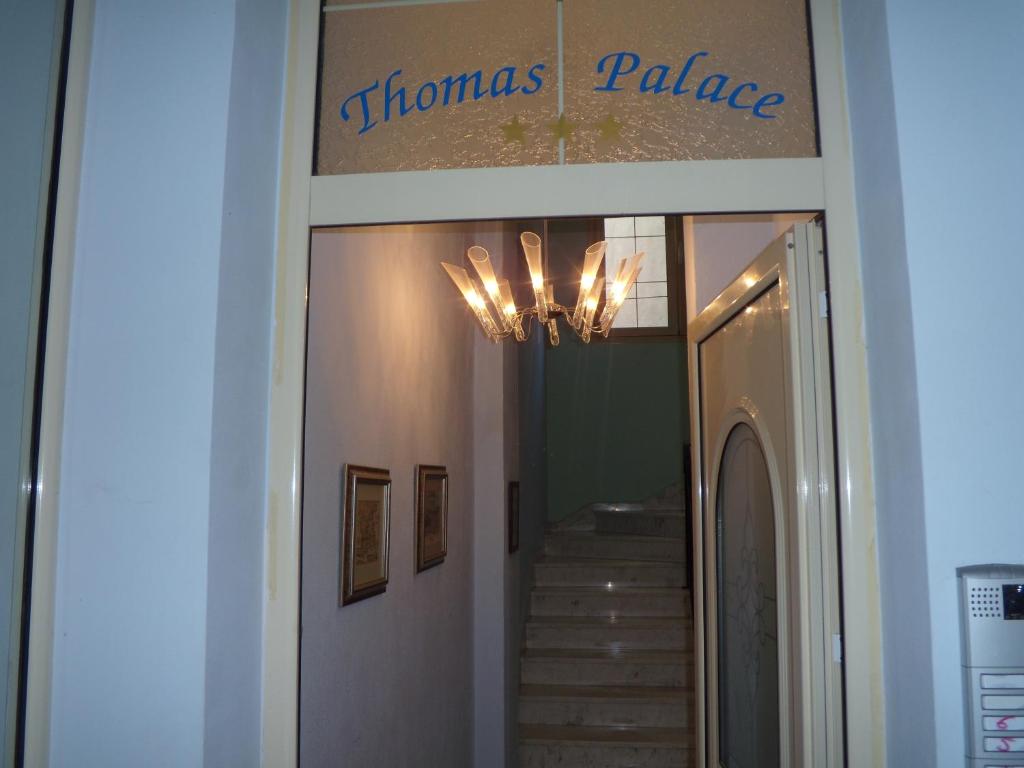 Апартаменты (Апартаменты с 1 спальней и балконом), Thomas Palace Apartments