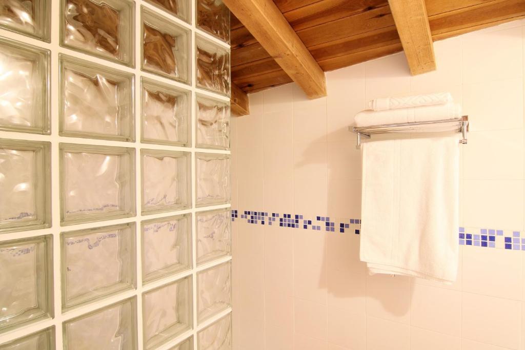 Двухместный (Улучшенный двухместный номер с 1 кроватью), La Fonda de Candeleda