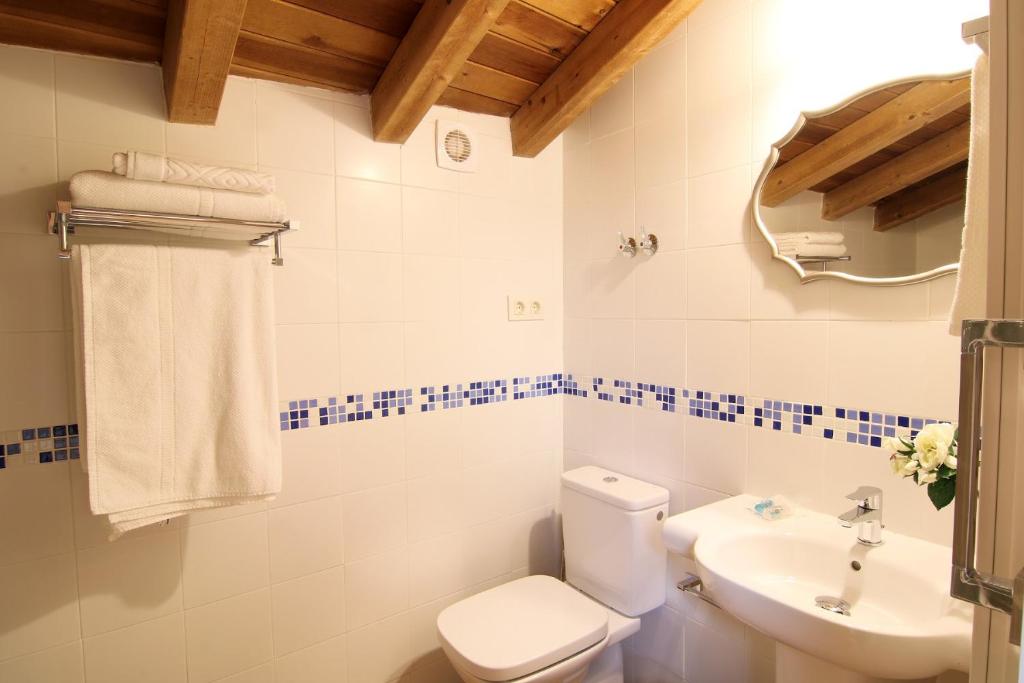 Двухместный (Улучшенный двухместный номер с 1 кроватью), La Fonda de Candeleda