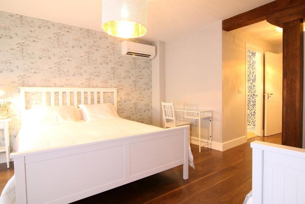 Двухместный (Улучшенный двухместный номер с 1 кроватью), La Fonda de Candeleda