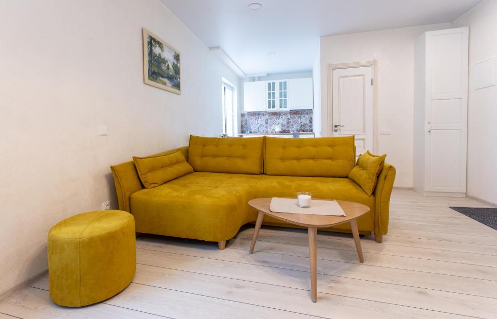 Classic Old Town Apartment photo 1