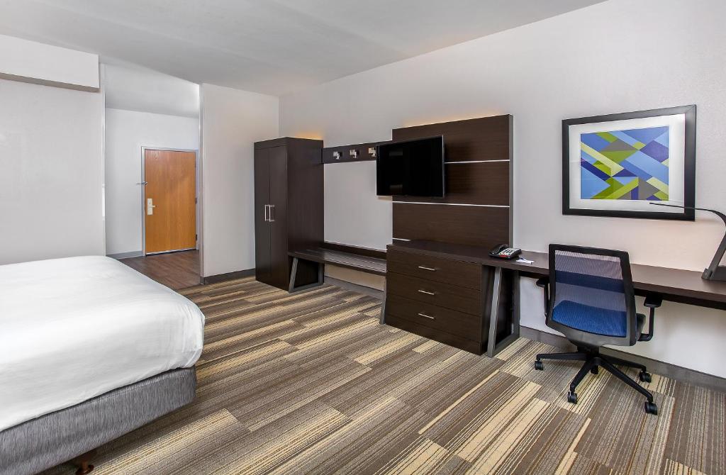 Holiday Inn Express & Suites Morristown, an IHG Hotel photo 3
