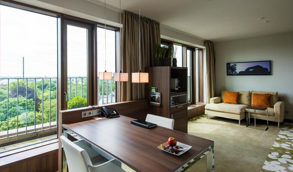 Сьюит (Представительский полулюкс), Meliá Düsseldorf