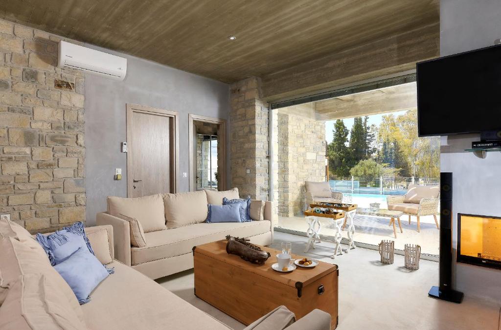 Kouros n' Kori Villas photo 3