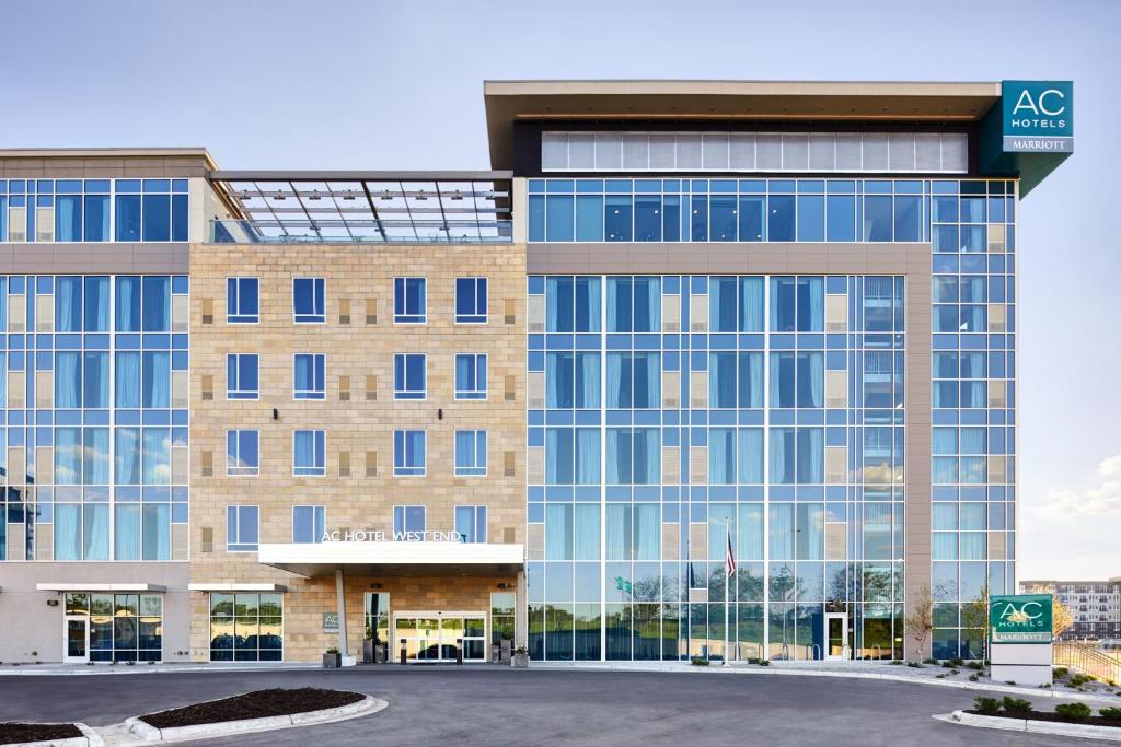 AC Hotel by Marriott Minneapolis West End photo 1