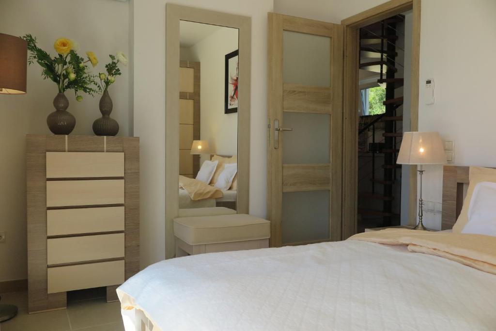 ARILLAS HILLSIDE VILLA 3 - Provence photo 4