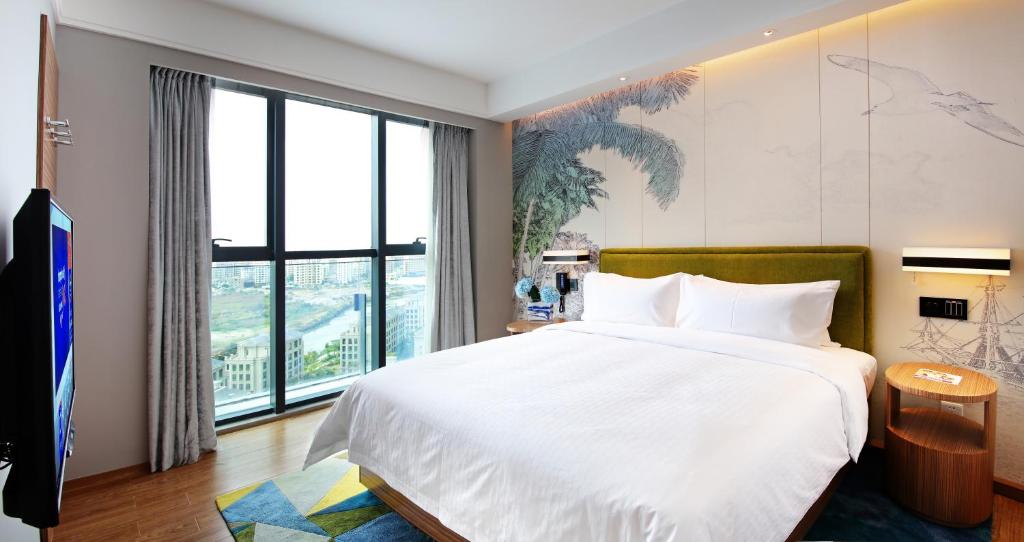 Сьюит (Люкс с 2 спальнями, вид на город), Hampton By Hilton Sanya Bay