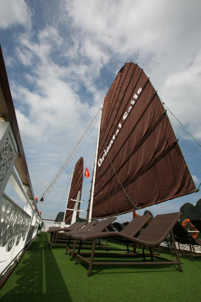 Du thuyền Deluxe Oriental Sails Hạ Long