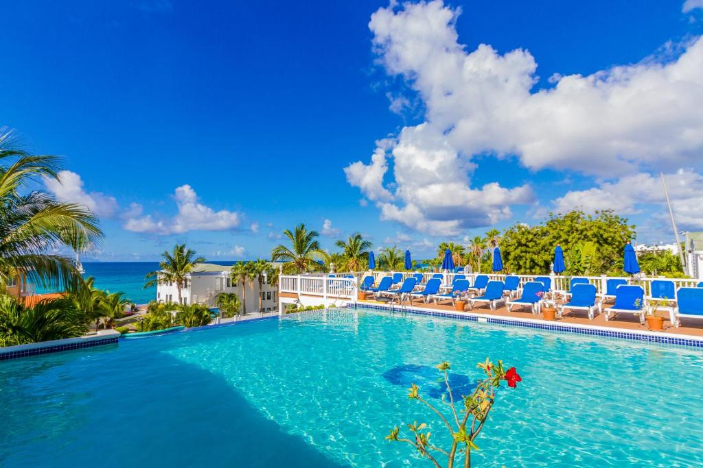 La Vista Beach Resort photo 2