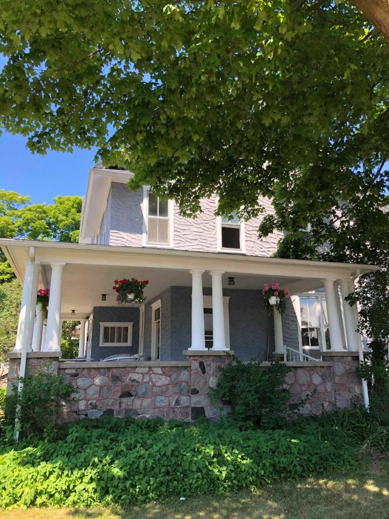 Charlevoix House photo 2