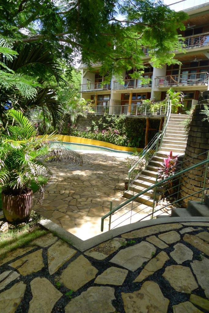 Amazing Studio Apartment with Pool - Close to Beach photo 1
