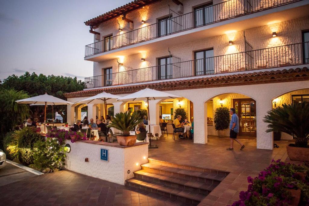 Hotel Restaurant Bon Retorn photo 4