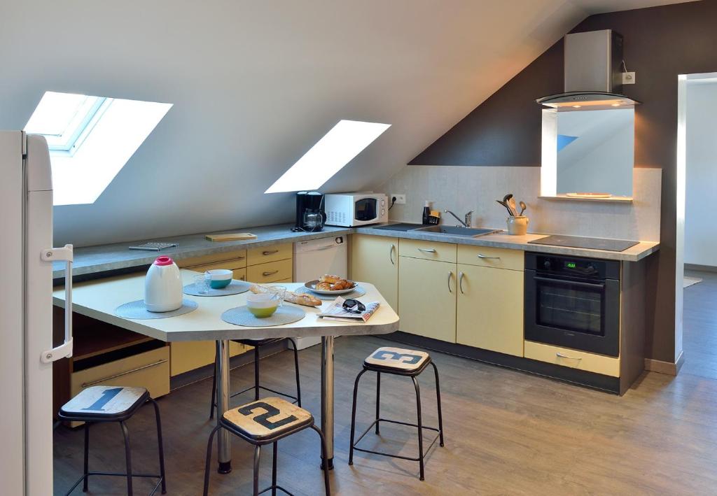 BUGEAUD #4 - Appartement chaleureux - 4 personnes photo 2