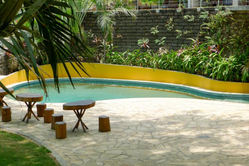 Beautiful Studio Suite with Pool - Short walk to Beach photo 1