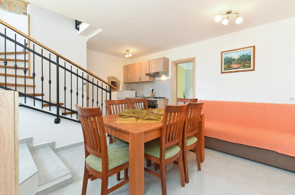 House Bruno 1735 photo 2