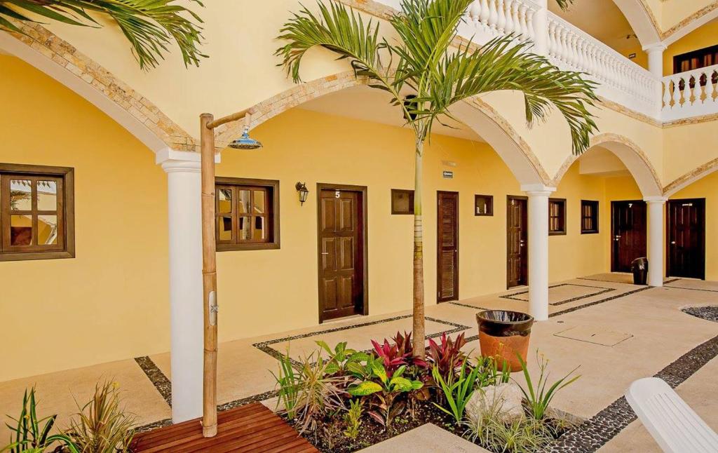 Номер (Односпальная кровать в общем мужском номере), Hostal Benjamin Playa Del Carmen